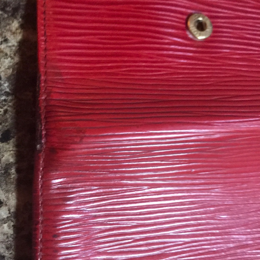 Red Epi LV Leather Key Holder - Picture 6 of 8